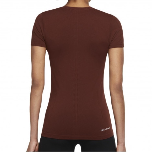 NWT NIKE Aura slim fit T-shirt - Picture 3 of 4